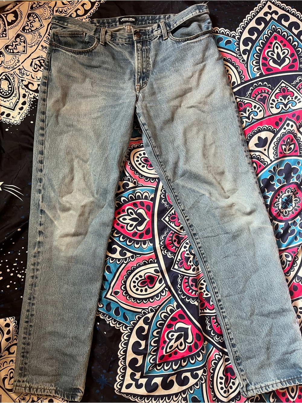 Men’s Faded Light Blue Straight-Leg Jeans